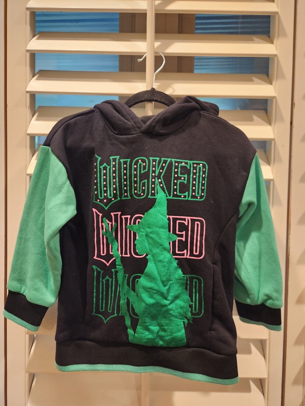 NWT Girl's Black & Green 'Wicked' Graphic Hoodie, Size 4/5